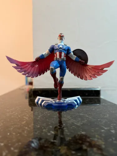 Action Figure Falcão (Captain America Sam Wilson) - Acompanha Caixa Original