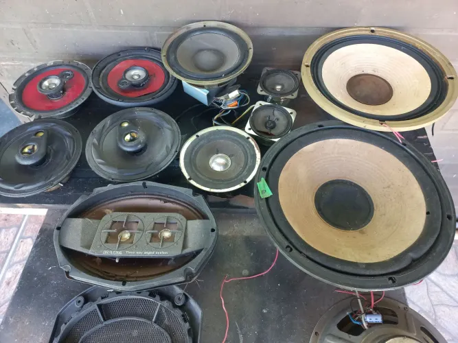 Vendo todos Alto falantes, em perfeito 