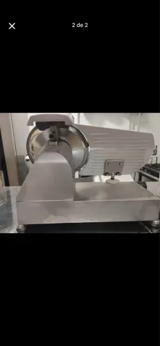 Fatiadora de frios semi automática