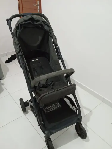 Vendo carrinho de bebê