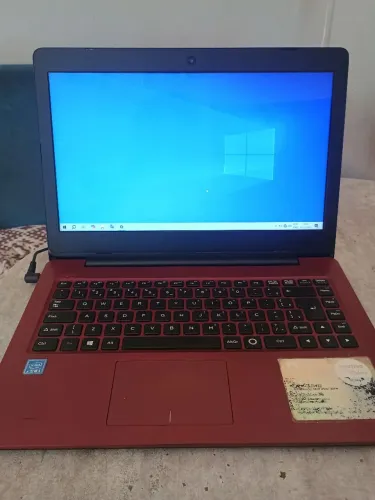 VENDO NOTEBOOK SEMI USADO ESTÁ PARADO