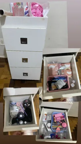 Vende se produtos para quem quer ou trabalha com cílios