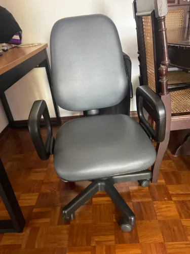 Cadeira de escritório giratória