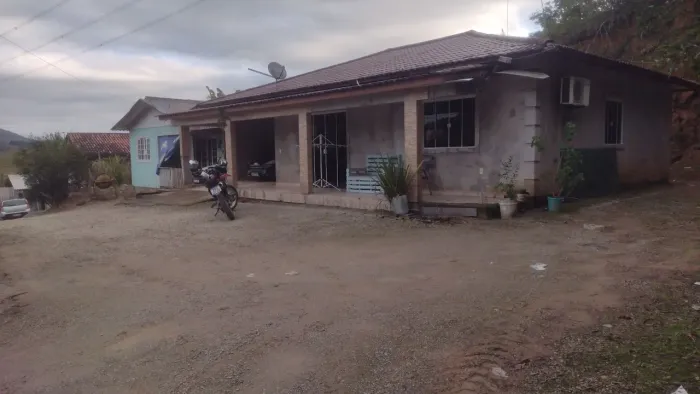 Terreno com 2 casas na fazendinha