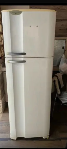 Geladeira Electrolux 365L usada