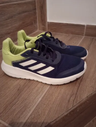 Tênis Adidas N/35