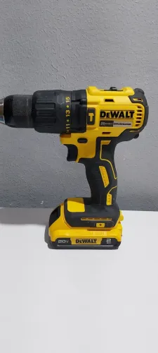 Parafusadeira e Furadeira de impacto Dewalt 13mm 20V com 1 Bateria Carregador e Bolsa.