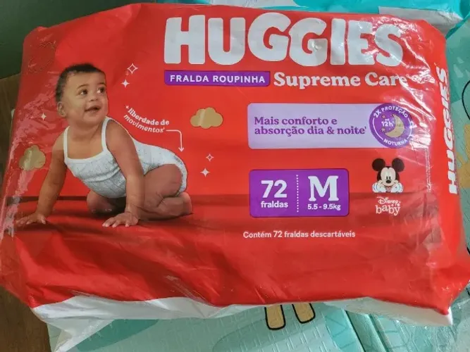 Vendo 2 pacotes Huggies supreme care shortinho M