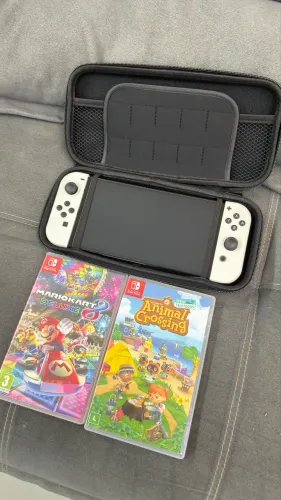 Nintendo Switch OLED + 2 Jogos