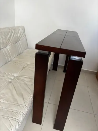 Vendo Aparador e mesa lateral