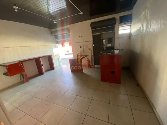 Locação de Comercial / Box na cidade de Jacareí