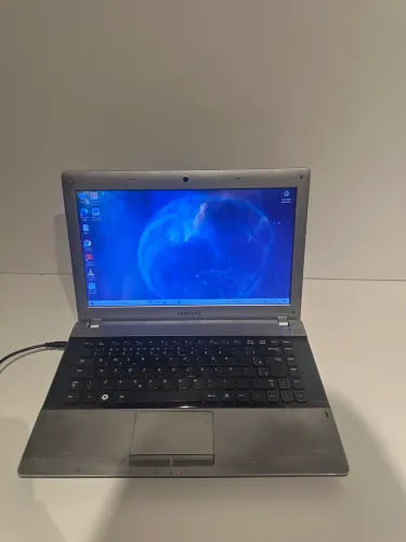Notebook Samsung RV411 - Windows 10 + Office - R$ 499
