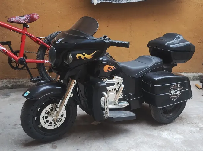 Moto elétrica infantil Harley Davidson