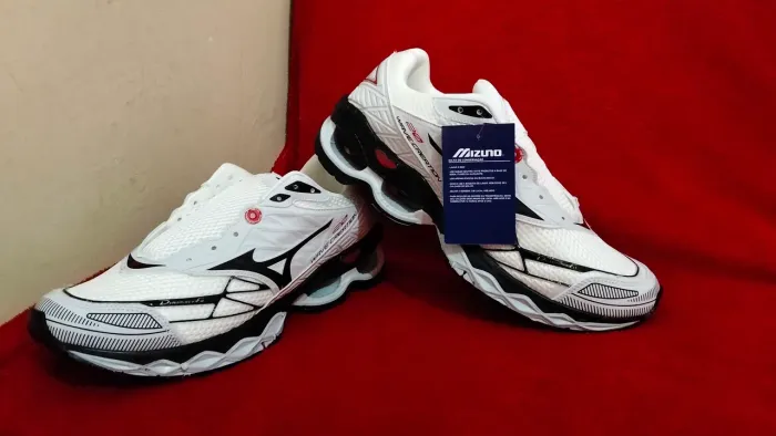 `Tênis Mizuno Wave Creation 20