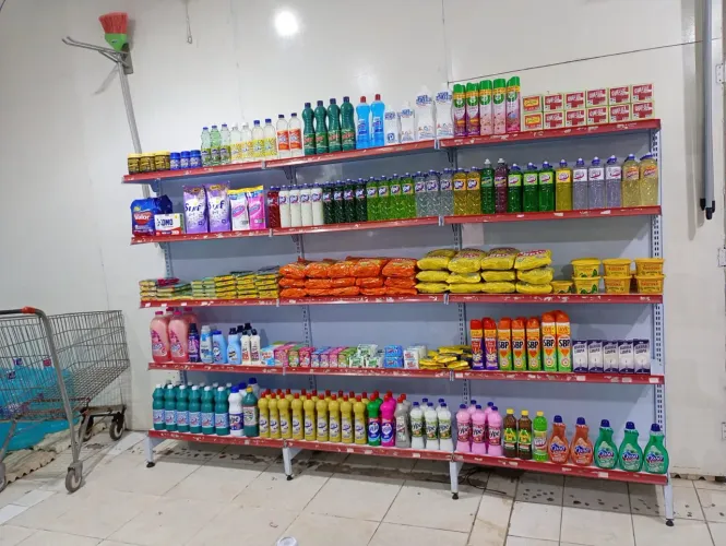 Vendo gôndolas de mercado