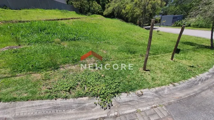 Lote em condomínio em Avenida Pau-brasil - Jardim do Golf I - Jandira/SP