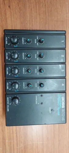 Mixer 4 canais BOSS BX-4