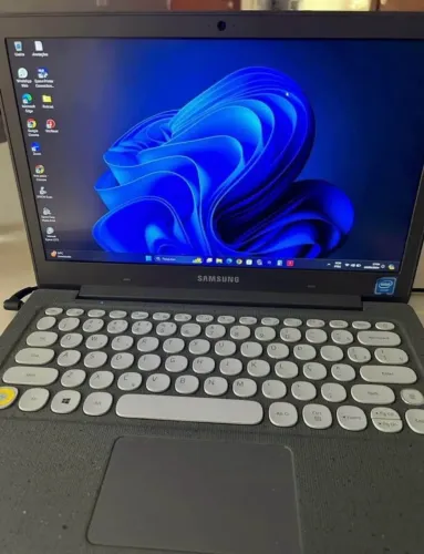 Notebook Samsung Flash F30