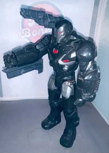 Boneco máquina de combate c/ 2 armas usado 30 cm ótimo estado