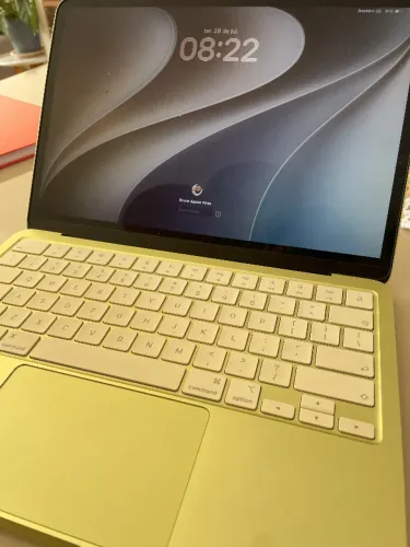 Macbook Neo 256gb Gold (impecável)