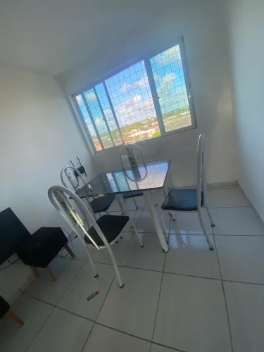 Mesa de mármore 4 cadeiras