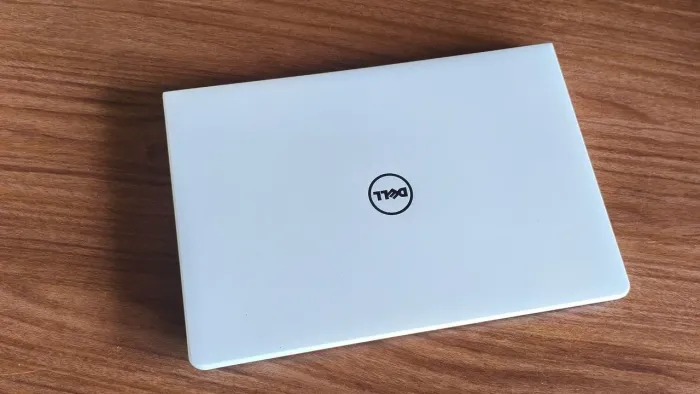 Notebook Dell Inspiron i7 7° ger. 16gb ram SSD SD 256gb Radeon 2gb Windows 10 único dono 