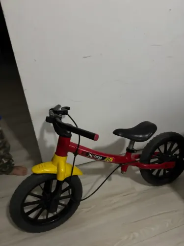 Bicicleta Infantil Nathor Balance Aro 12 ? Vermelha e Amarela