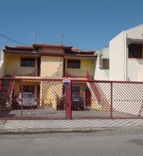 Casa com 2 dormitórios para alugar, 149 m² por R$ 1.260,00/mês - Vila Nunes - Lorena/SP