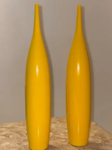 Par de Vasos Decorativos Amarelo Mostarda - Design Moderno R$ 320,00 (o par)