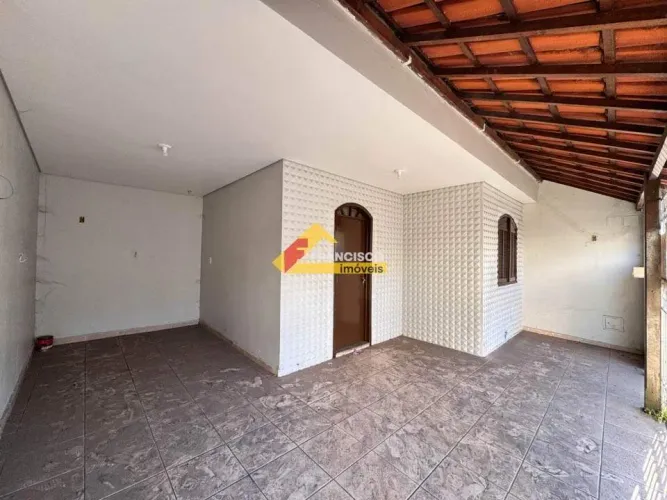 Casa para aluguel, 3 quartos, 1 vaga, Centro - Divinópolis/MG