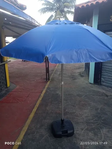 Vendo jogo de Guarda Sol grande ( 2 quase sem uso e 2 lacrados)
