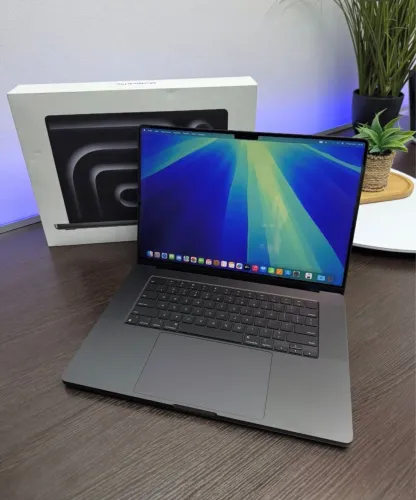 MacBook Pro M3 Pro 16.2 36GB/ 512SSD