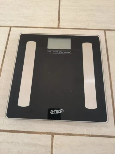 Balança Digital G-Tech Bioimpedância Mede Gordura Massa Muscular e IMC