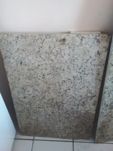 Pedra de mármore ou granito medida 1,01por 36 a outra 84 por 56as 2 po 180zap *81