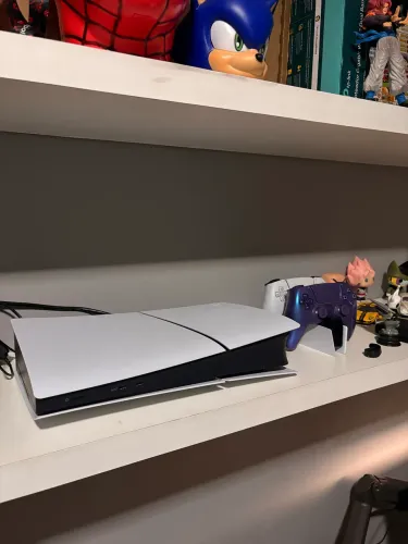 PS5 Slim 825GB + 2 Controles + Dock - Comprado em Fevereiro(negociável)
