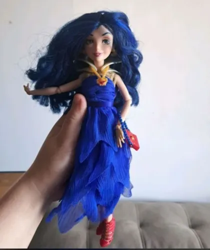 Boneca evie descendentes baile