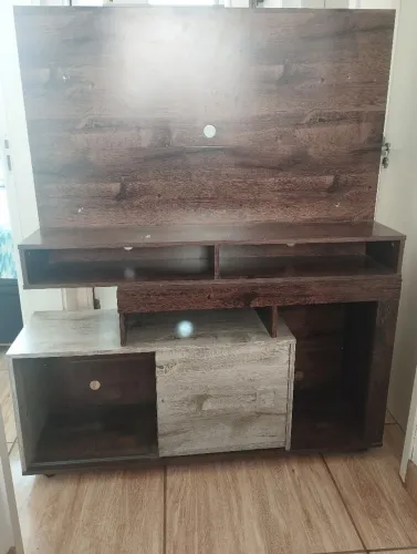 Vende-se painel+ rack, ótima qualidade e excelente conservação. Acompanha manual.