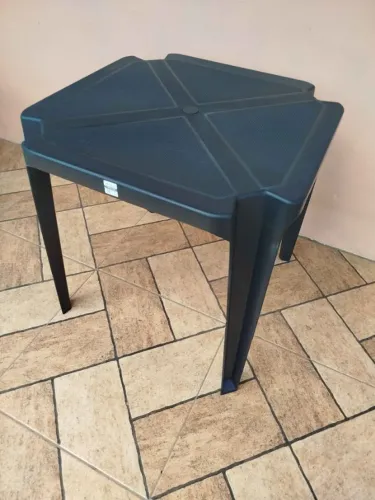Mesa de plástico nova a pronta entrega aceito cartão