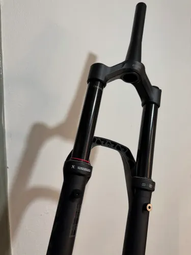 Suspensão Rockshok lyrik