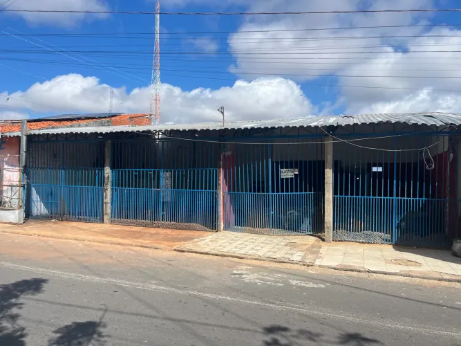 Aluga-se ponto comercial 