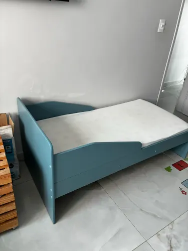 Cama infantil + colchão 