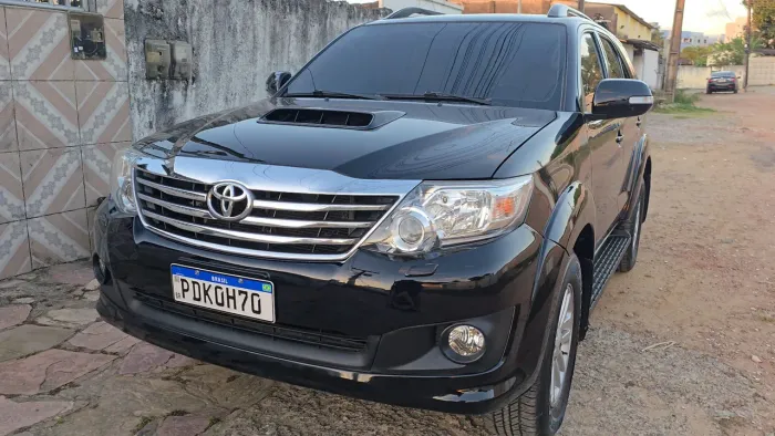 Toyota Hilux SW4 SRV D4-d 4X4 3.0 TDI Dies. AUT 2015