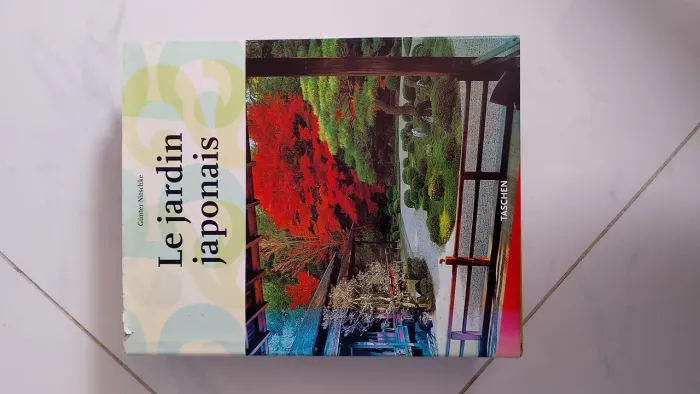 Livro Le jardin japonais O jardim japonês Paisagismo Taschen
