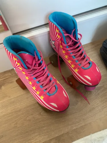 Patins Feminino 4 rodas Usado
