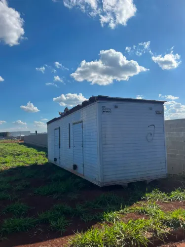 Vendo container