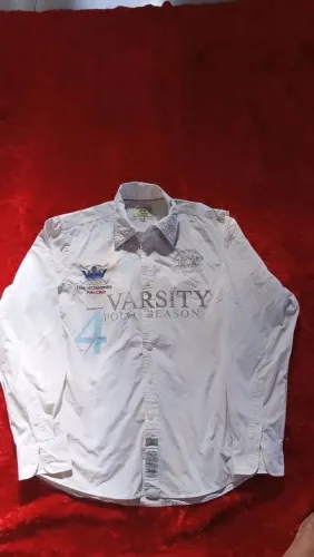 Camisa lá Martina original branca usada em boas condições sem avarias veste g