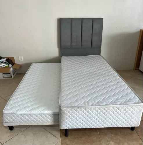 Cama solteiro com cama auxiliar