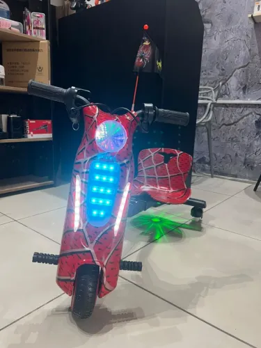 TRICICLO DRIFT 250W HOMEM ARANHA