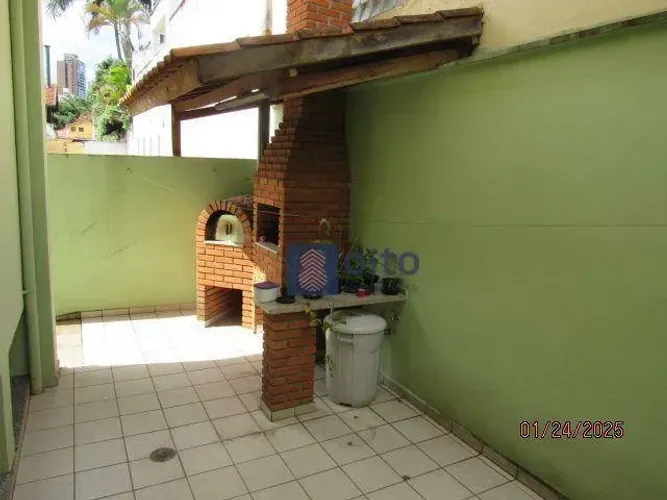 Casa Vila Beatriz , rua tranquila proxima a Praça das Corujas .