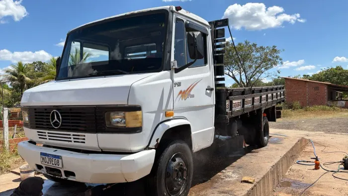 MERCEDES BENZ 710 ANO 2006 a venda 